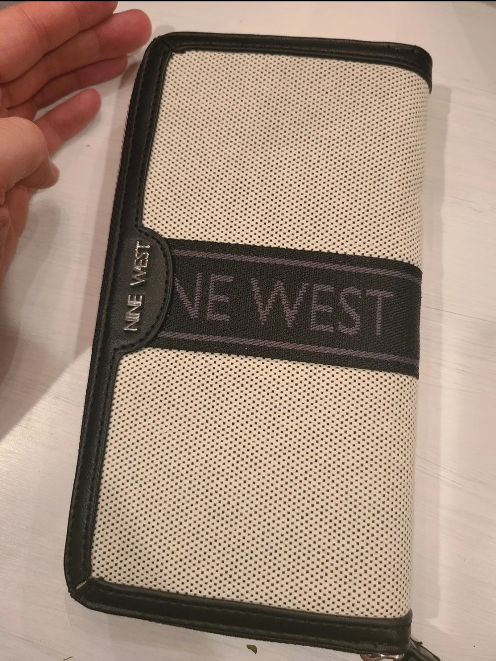 Nine west wallet w/ wristlet strap